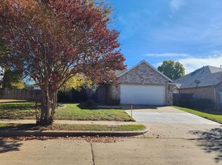 8032 Slide Rock Rd, Fort Worth, TX 76137