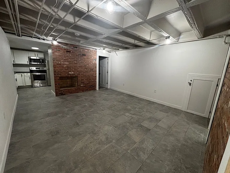 PM-253 1730 Converse Avenue — Photo 16
