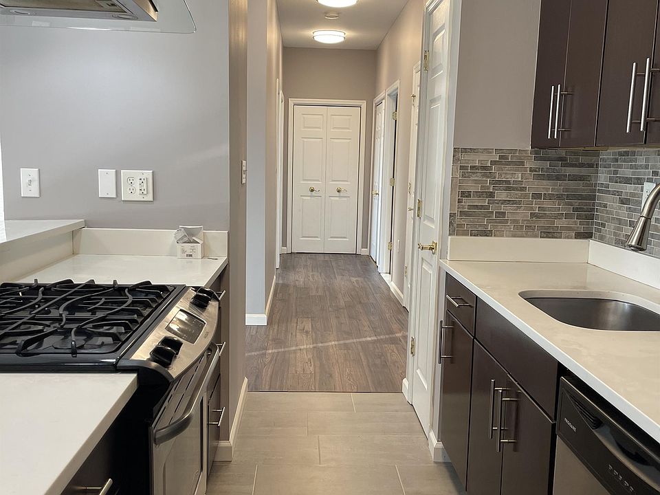 1st image of 110 Halsted St #405