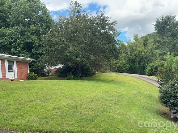 2nd image of 456 Duck Branch Rd