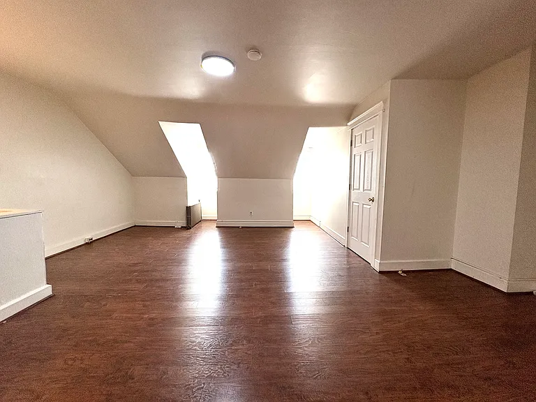 48 E Princess St #2 — Photo 26