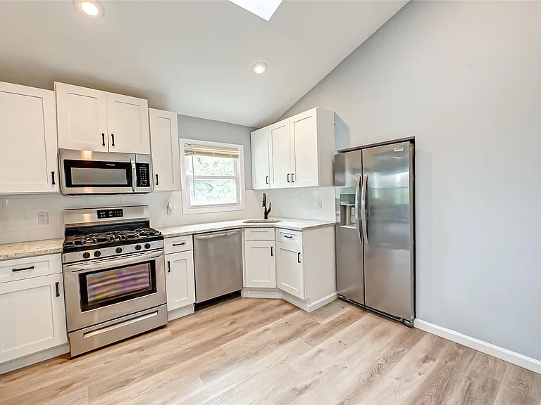 76 Amity St #1 — Photo 2