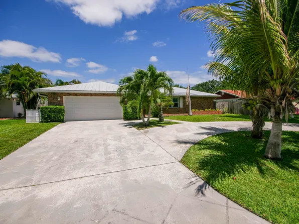 4359 Daffodil Circle N, Palm Beach Gardens, FL 33410