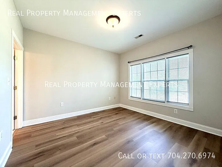 8969 Meadow Vista Rd — Photo 9