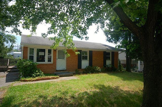 1st image of 2106 Bainbridge Dr