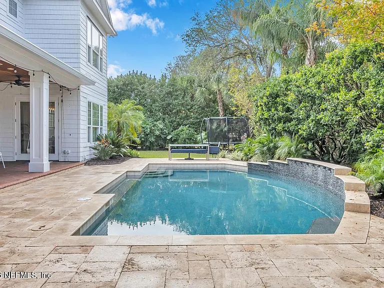 548 Le Master Dr — Photo 44