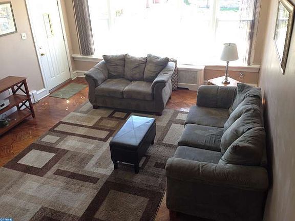3rd image of 1839 Hartel Ave