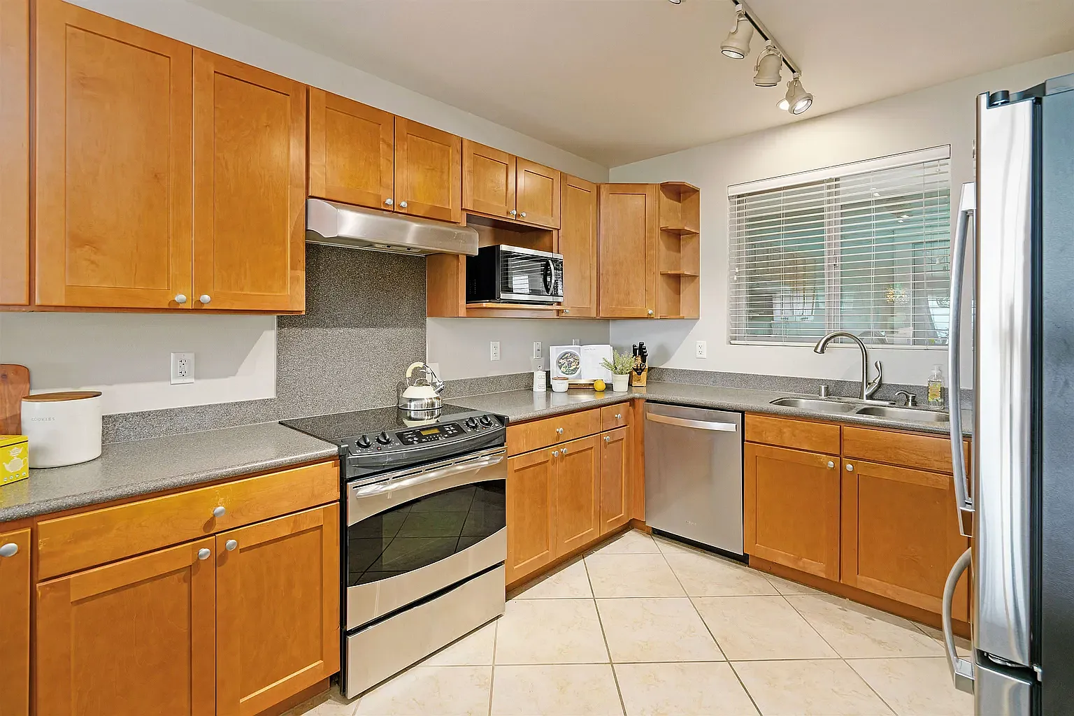 2 bed, 1269 sqft, $3,550 — Photo 4