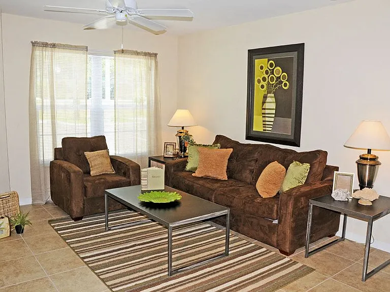 Autumn Place Apartments — Photo 3