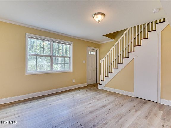 5th image of 3513 Byron Place