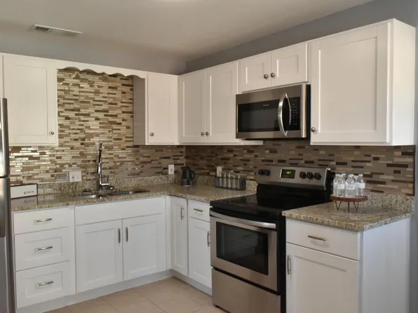 637 1/2 Winston St, Dallas, TX 75208