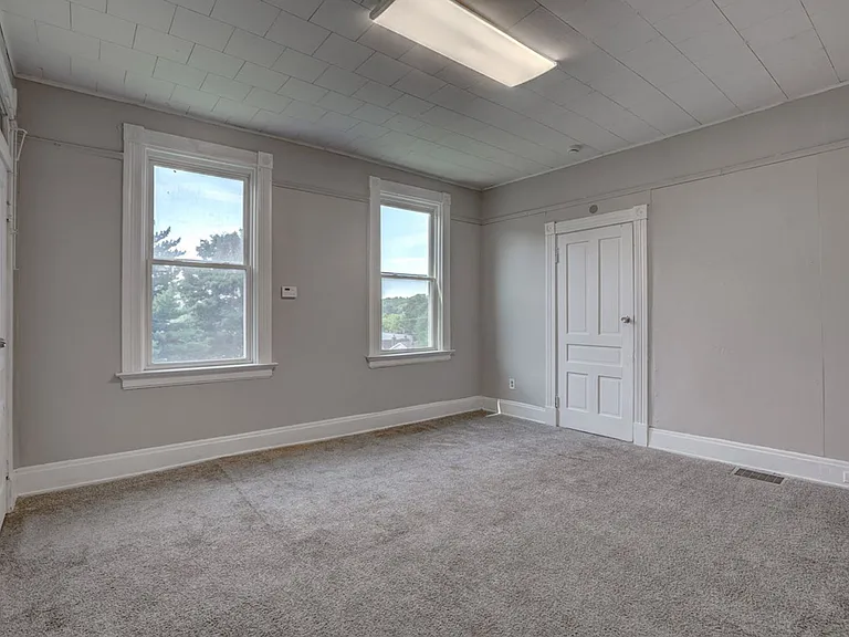 4338 Vine St #2 — Photo 5