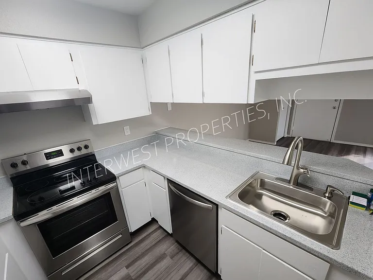 1525 SW 14th Ave — Photo 10
