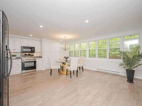 5th image of 530 Falgarwood Dr #23