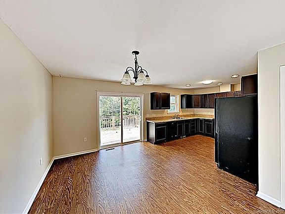 4th image of 311 Wild Rose Dr