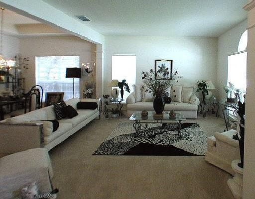 3rd image of 1215 SAXONHILL DR