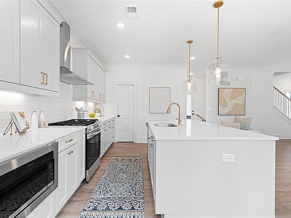 7th image of this home