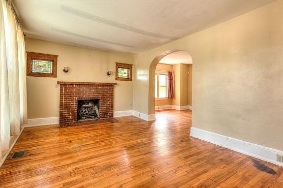 5th image of 413 W Pine St