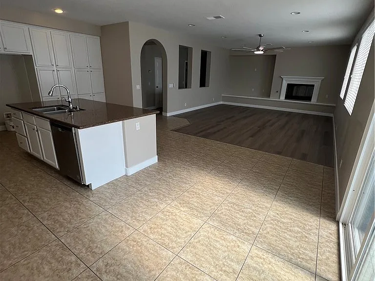 6686 Sand Dunes St — Photo 8