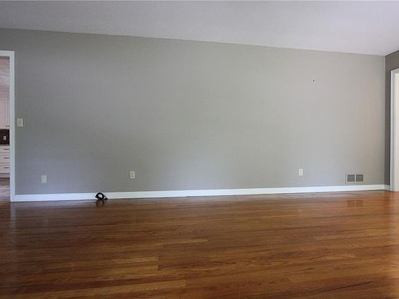 3rd image of 2944 Piedmont Dr