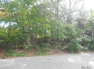 25 4th Ave, Rocky Point, NY 11778