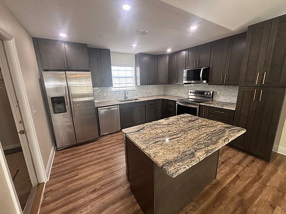 4th image of 1409 Crescent Hills Dr
