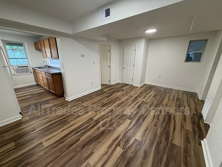 527 Duquesne Ave #1 — Photo 3