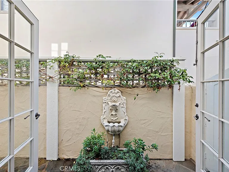 34372 Port Lantern — Photo 10