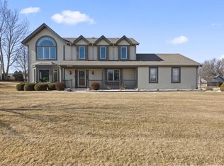 W175N10349 Stoneridge Dr, Germantown, WI 53022