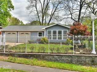 73 Blake Dr, Arden, NC 28704