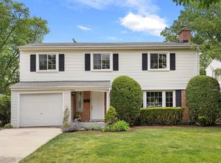 223 Riverside Dr, Northfield, IL 60093