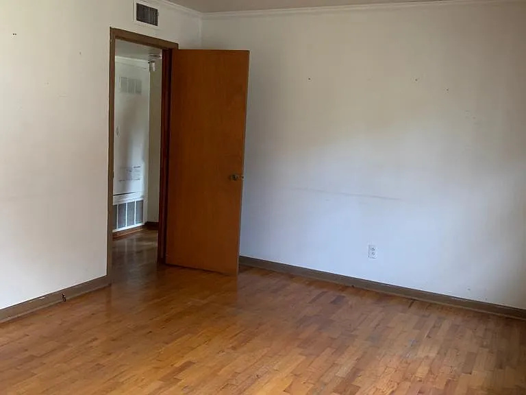 423 Branham Ave SW — Photo 2