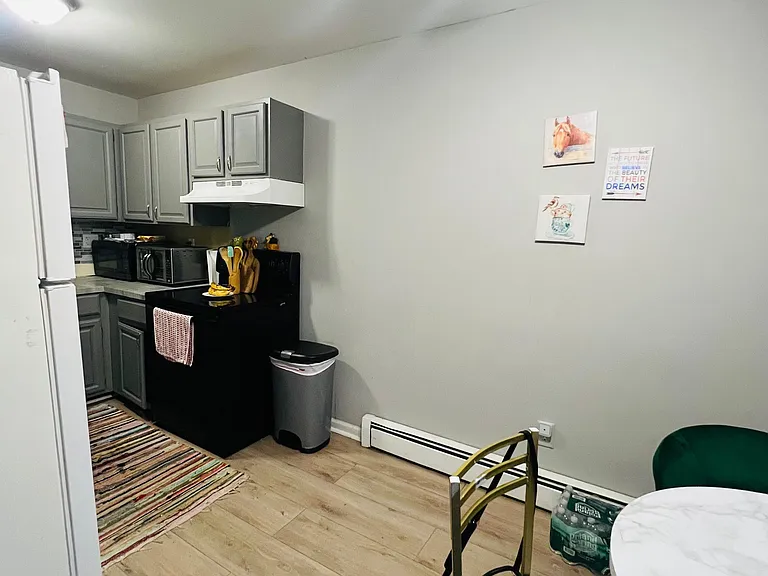 208 Poplar St #2 — Photo 10