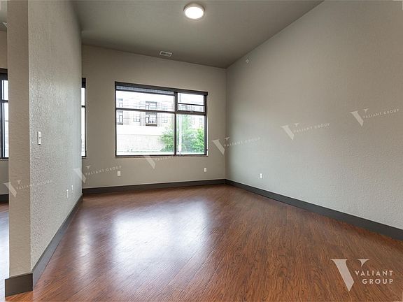 5th image of 535 W Walnut St #30