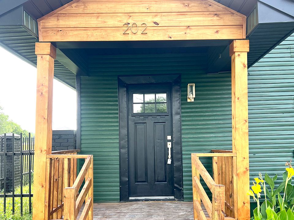 202 May St front