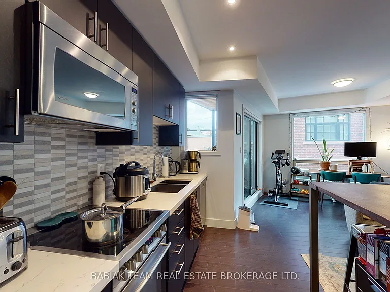 332 High Park Ave #203 — Photo 2