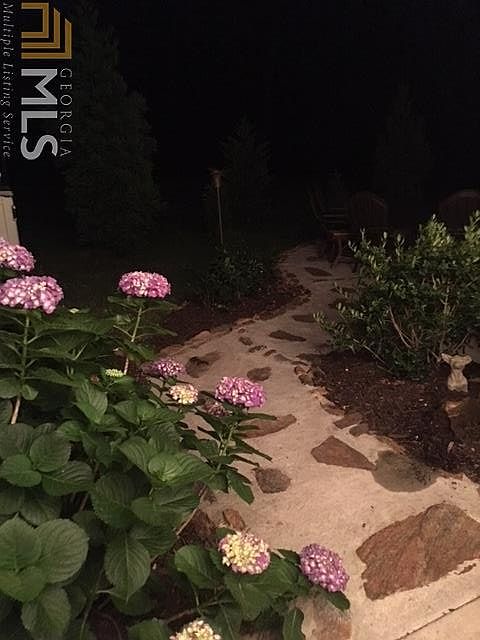 2nd image of 350 Lockwood Pl
