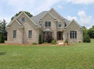 7025 Carriage Cv, Oak Ridge, NC 27310