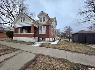 631 S 11th St, Quincy, IL 62301