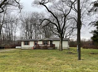 6201 Lakeshore Rd N, Palms, MI 48465