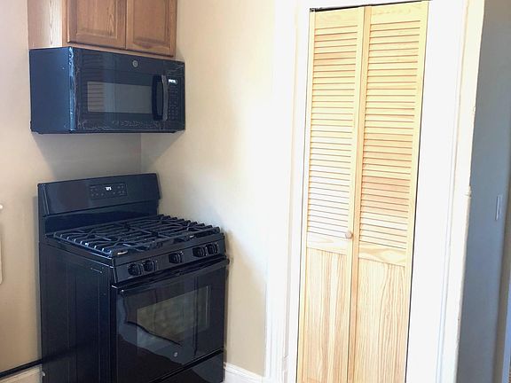 4th image of 18 Rollins St APT 4W