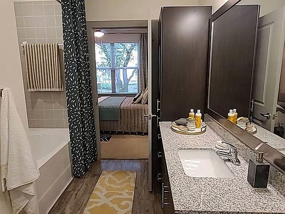 3rd image of 11138 Huebner Oaks #249