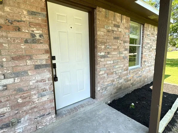 14405 Pine St, Santa Fe, TX 77517