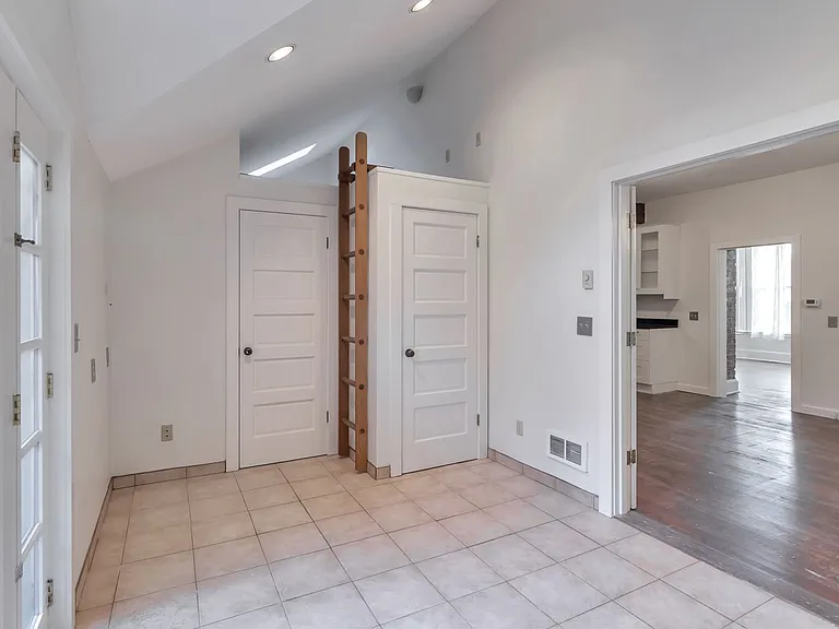 515 32nd Ave S — Photo 18