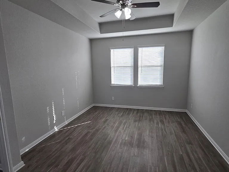 313 Caleb Ct — Photo 30