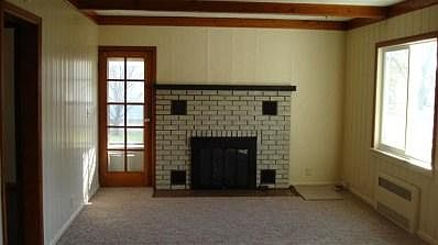 2nd image of 633 Jackson Dr