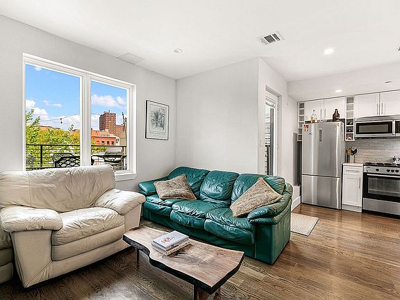 4th image of 35 Lexington Ave #4