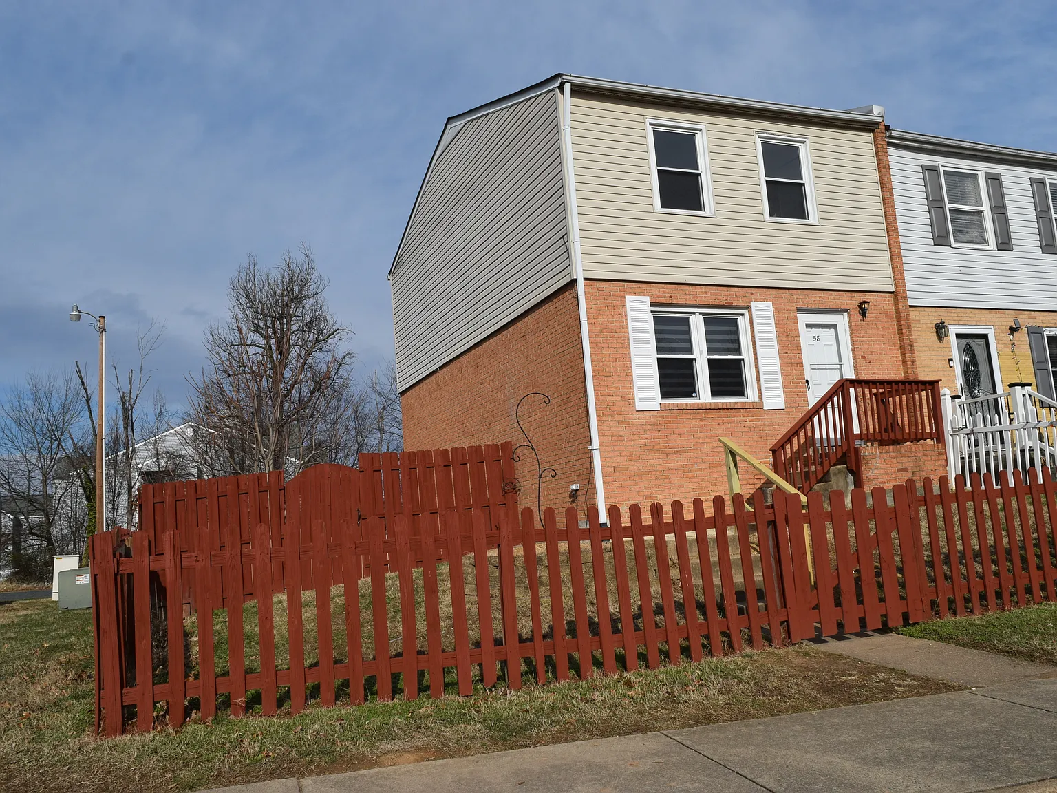 3 bed, 2.5 bath, 1800 sqft, $2,350 — Photo 2