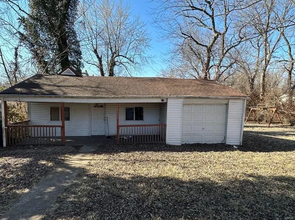 10133 Clairmont Dr, Saint Louis, MO 63136
