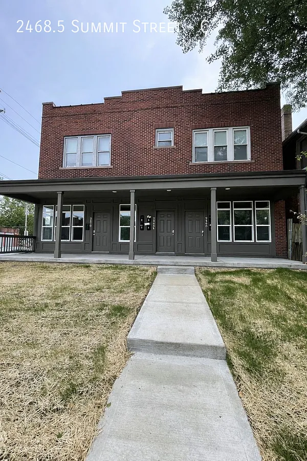 2468.5 Summit St #C photo 1